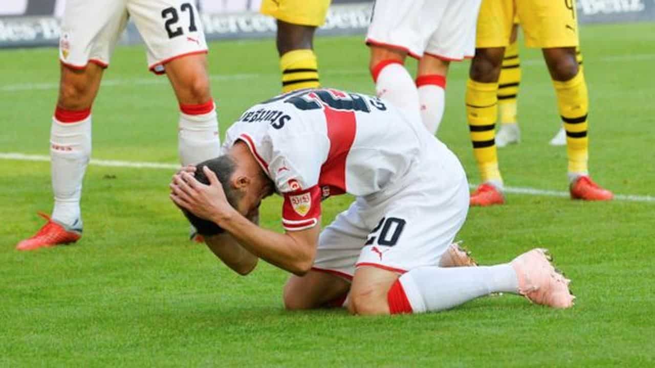 Il padre muore mentre festeggia la vittoria della sua squadra, grave lutto per capitano dello Stoccarda