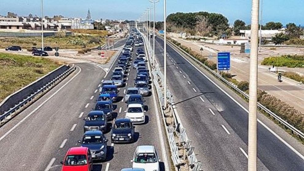 Bari, tangenziale bloccata e code interminabili in direzione sud per lavori in corso