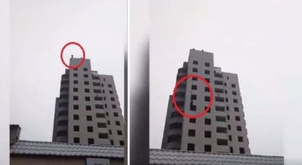 Si lancia da un grattacielo incoraggiato dalla madre con un paracadute fatto in casa, muore 15enne
