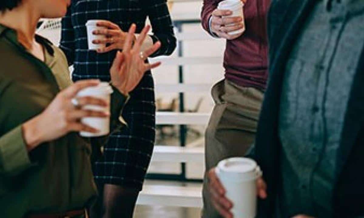 Impiegato mette lsd nel caffè dei colleghi perchè troppo negativi
