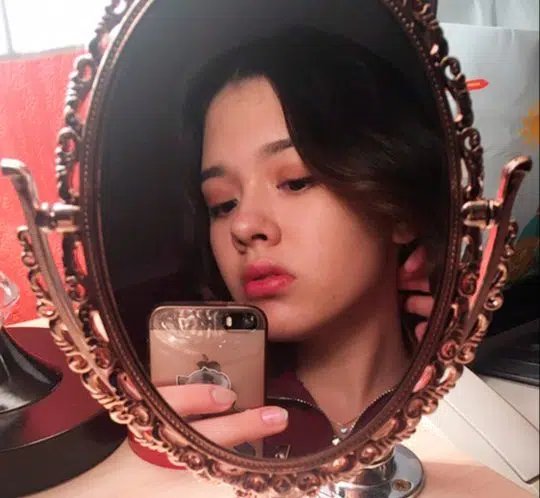 15enne muore per un selfie perfetto sui binari, perde la vita investita da un treno