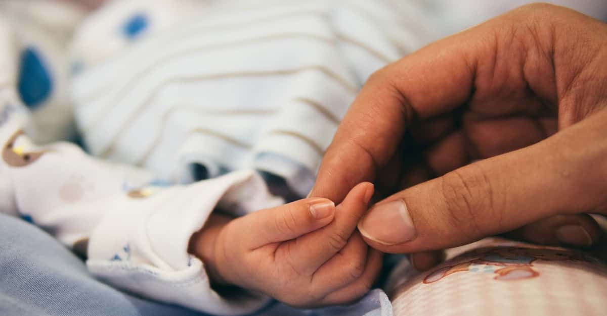 Nasce in Grecia  un bambino con tre genitori biologici, due donne e un uomo