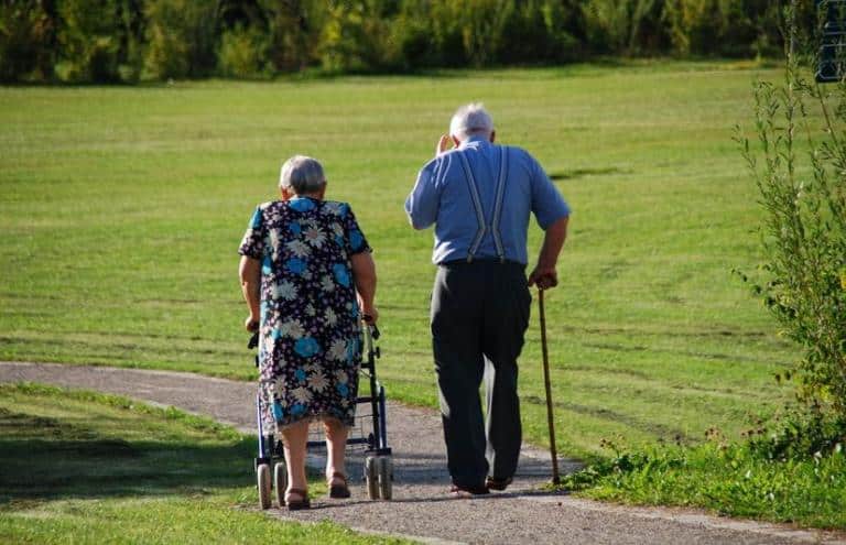 Scopre che nel lontano 1966 il marito l’ha tradita, dopo 70 anni di matrimonio chiede il divorzio