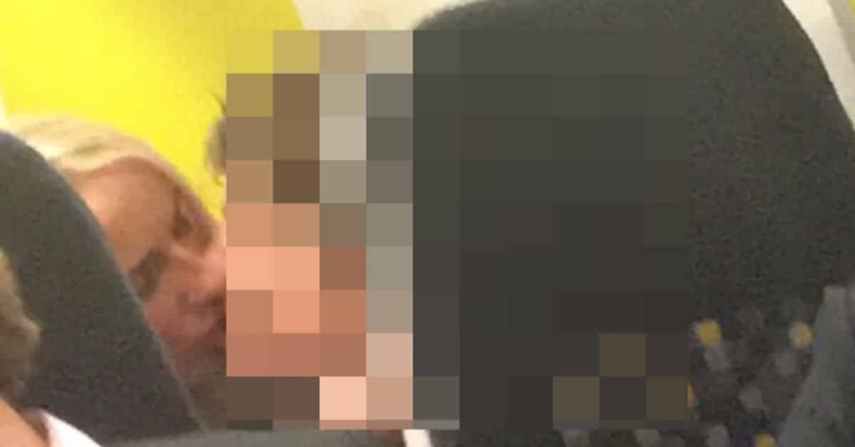 Insegnante 30 enne si ubriaca e bacia uno studente minorenne, la foto diventa virale