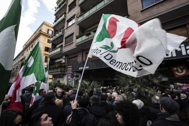Rivolta della base Pd, chiesta a gran voce l’unità, “mentre voi litigate Salvini si mangia l’Italia”