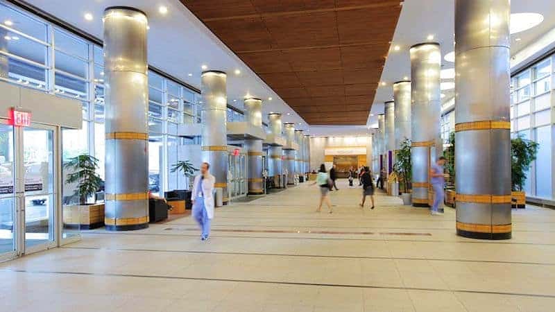 Dolore alla schiena scambiato per sciatica: padre di tre figli muore di cancro al pancreas