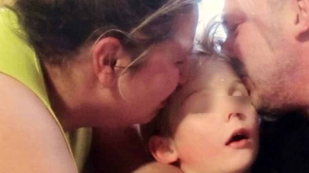 Giovane coppia cura la meningite del loro bimbo di 19 mesi con olio di oliva le conseguenze sono drammatiche
