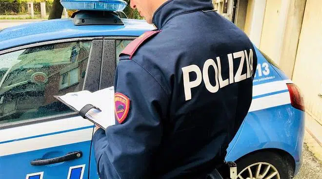 Monza, va al parco con il figlio 39enne legato al guinzaglio, arrestato pensionato