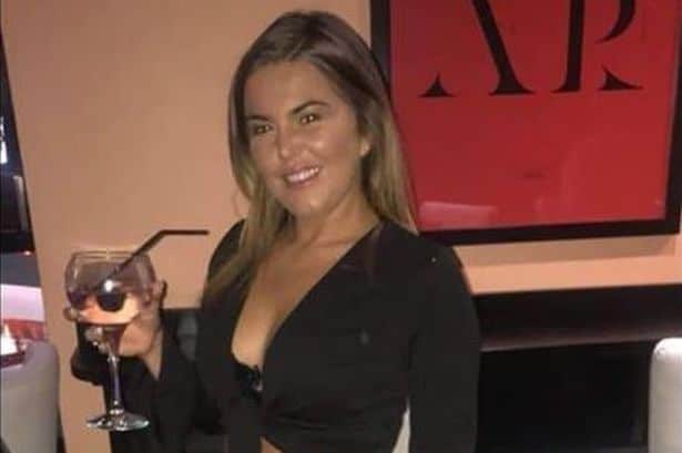 Donna alza troppo il gomito durante un battesimo a Manchester si ritrova a Ibiza, rischia di perdere il posto