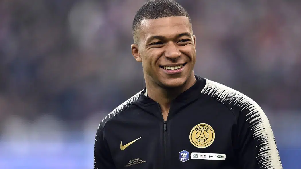 Calciomercato Juventus, il colpo è clamoroso la dirigenza bianconera vuole chiudere per un fenomeno classe’98, Kylian Mbappè