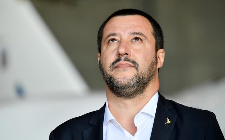 Salvini contro i preti e insegnanti, “Sogno un paese dove prefi fanno Messa e gli insegnanti fanno lezione, non politica”