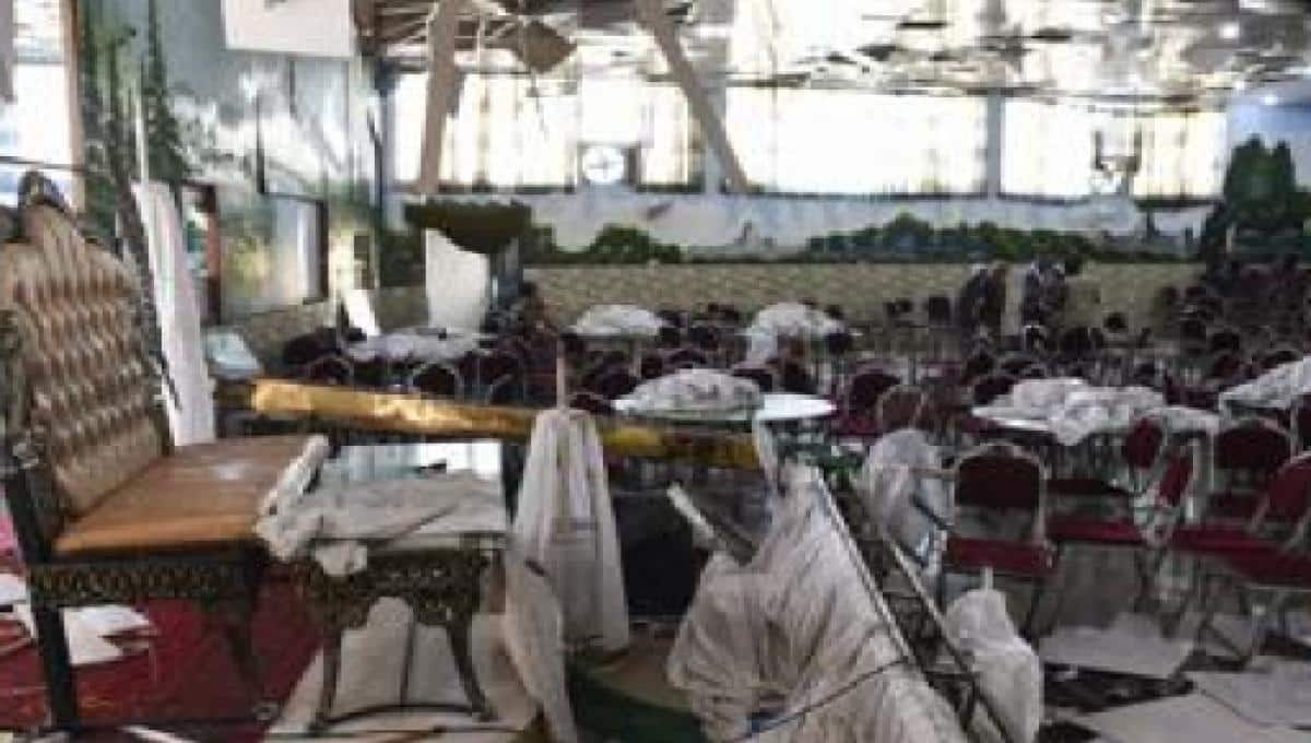 Rissa tra invitati a matrimonio e cresima nello stesso ristorante: scintille per apprezzamenti alle ragazze