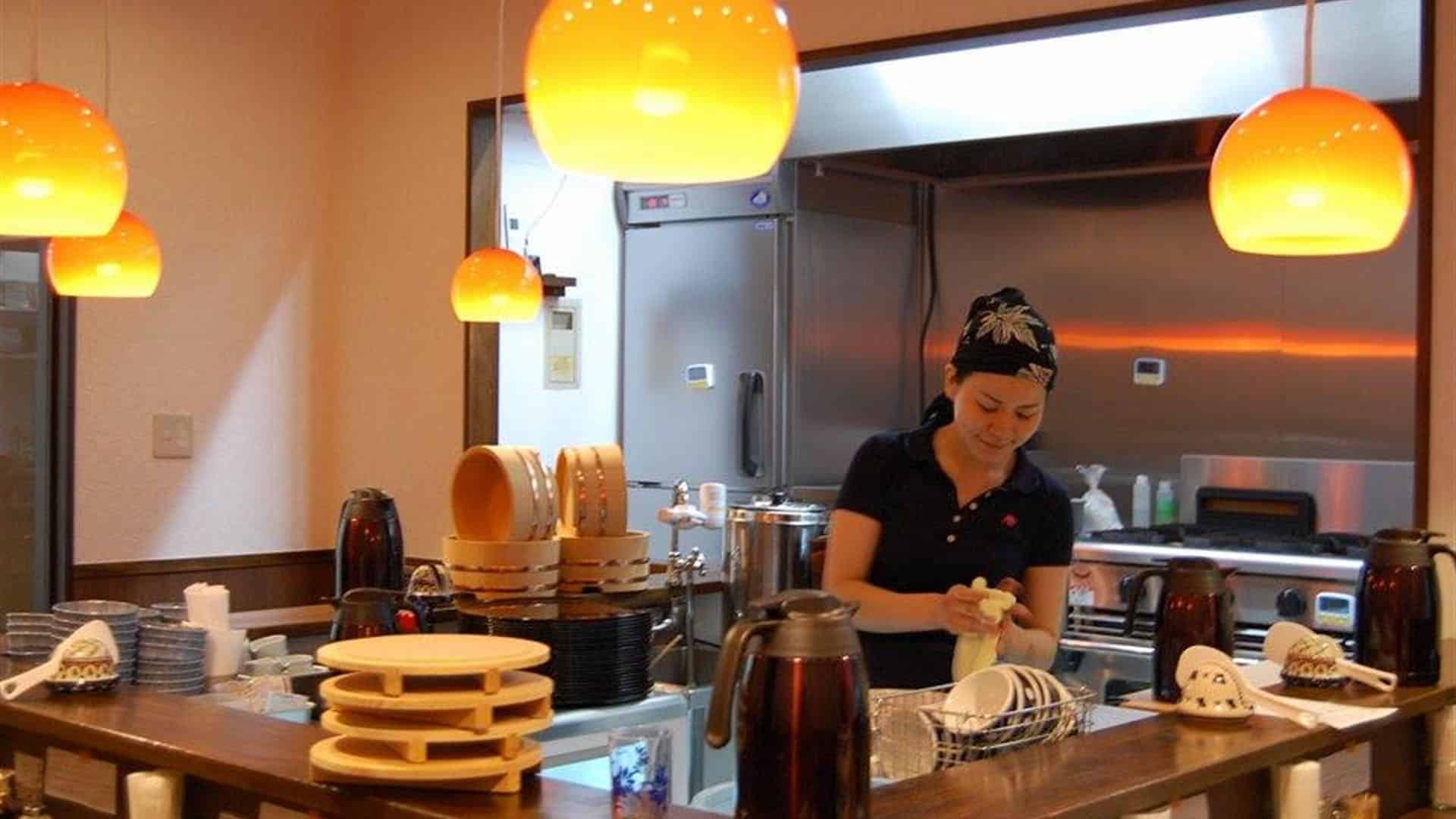 C’è un ristorante dove mangi e se non puoi pagare il conto ti fermi a lavorare