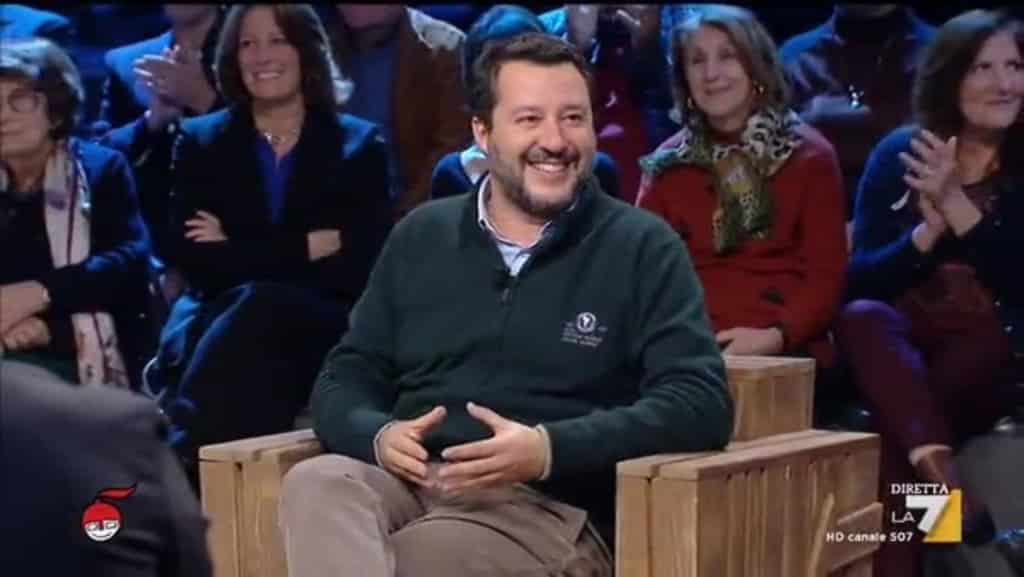 Di Martedì scontro Floris – Salvini, il giornalista “Lei questa sera si è presentato in pigiama”, il leader leghista “su La7 non sono fortunato la Gruber mi ha detto che vado in spiaggia in mutante”