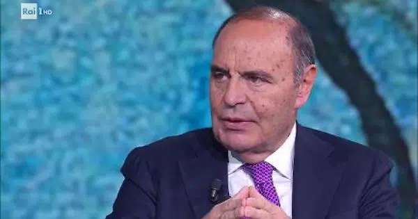Duro botta e risposta tra Marco Travaglio e Bruno Vespa, “Dice che non lo invito mai a Porta a Porta? Ma lui è di casa dalla Gruber”