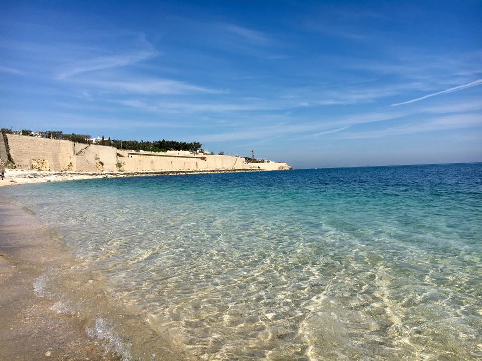 Bisceglie, malata terminale ha chiesto per l’ultima volta di vedere il mare, ambulanza si ferma per esaudire il suo desiderio