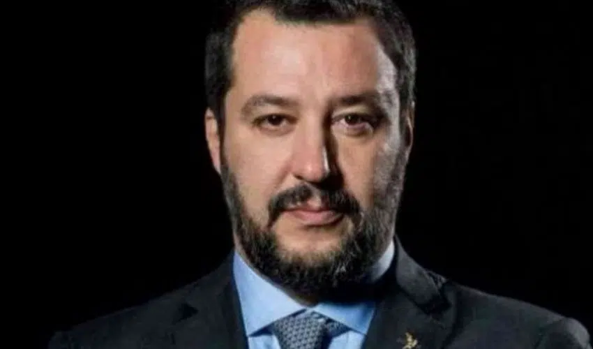 Salvini su Mattia Santori leader delle Sardine “Questo ragazzo è ossessionato da me, non vive una vita sua, ma va esattamente dove vado io”