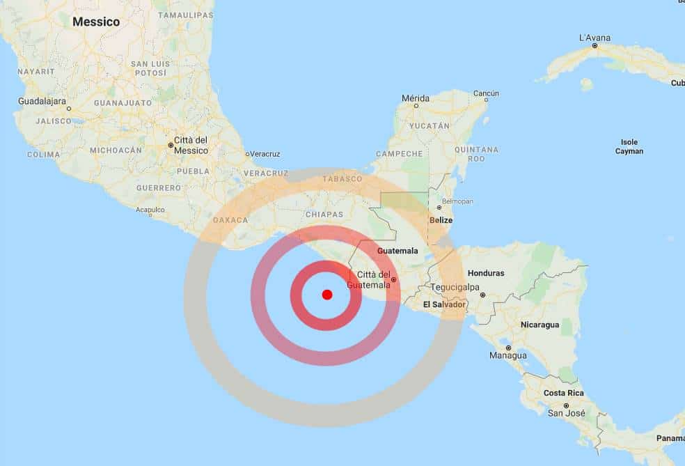 Terremoto in tempo reale fortissima scossa in Messico, panico tra la gente, paura per tsunami