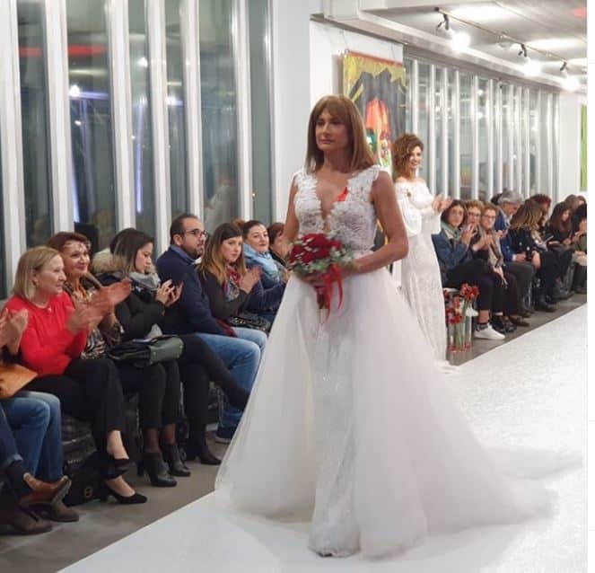 Vladimir Luxuria sfila in abito da sposa, Instagram subissato di commenti ironici e di ammirazione