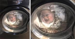 Torna a casa e trova la lavatrice in funzione e il suo bambino dentro, per fortuna la verità non è quella che sembra