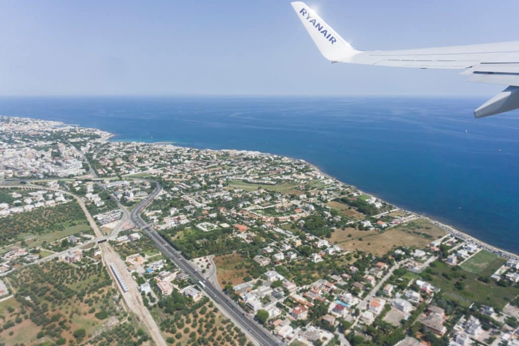 Grandi novità per aeroporto di Bari, pista di atterraggio e decollo prolungata, presto al via i voli intercontinentali
