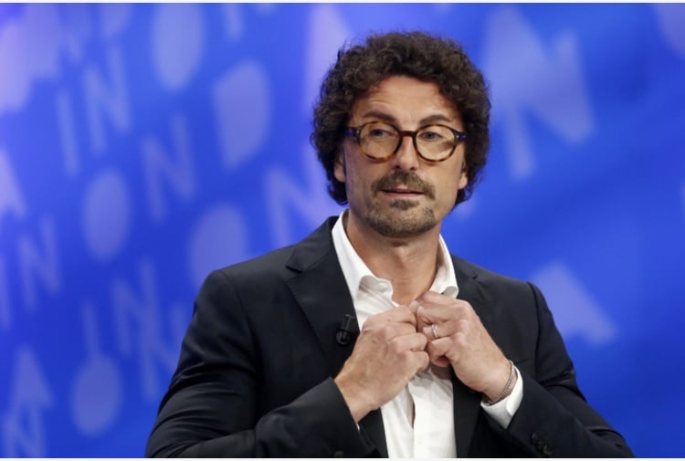 L’ex ministro delle Infrastrutture presenta un nuovo progetto digitale per mettere in contatto psicologi e utenti. “Ho sofferto di ansia, ora voglio aiutare gli altri”.