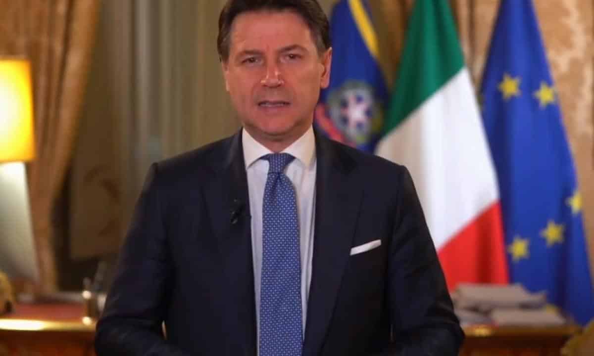 Emergenza Covid-19, Giuseppe Conte “Se tornassi indietro farei tutto allo stesso modo…siamo nella fase acuta, vicini al picco”