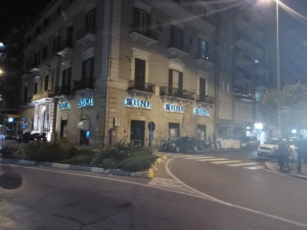 Coronavirus a Bari, dipendente della Bnl di Piazza Garibaldi presunto positivo al virus, chiuse quattro filiali nella città