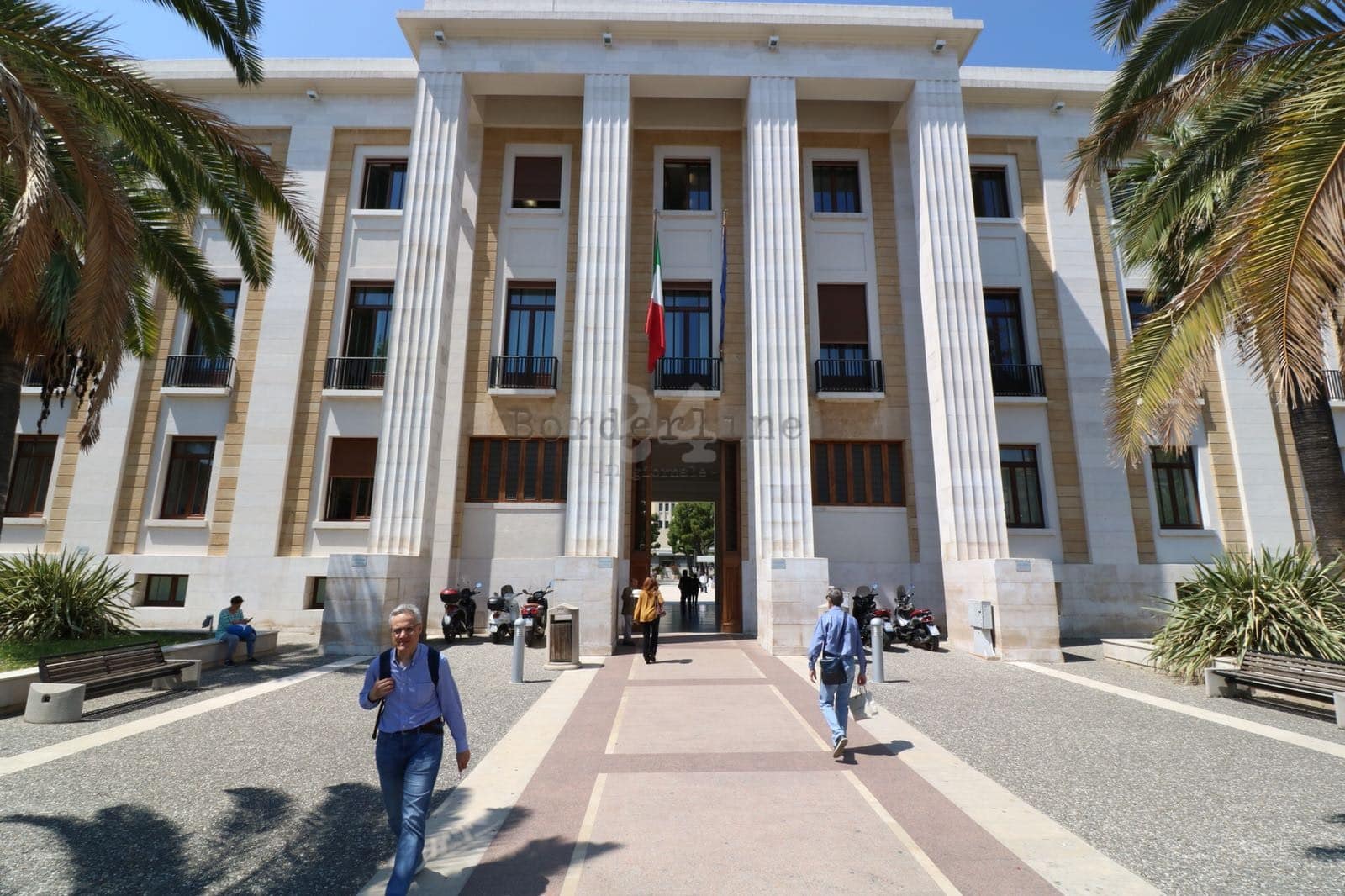 Coronavirus al Policlinico di Bari, sala rossa del pronto soccorso chiusa per 3 ore, positivo un uomo