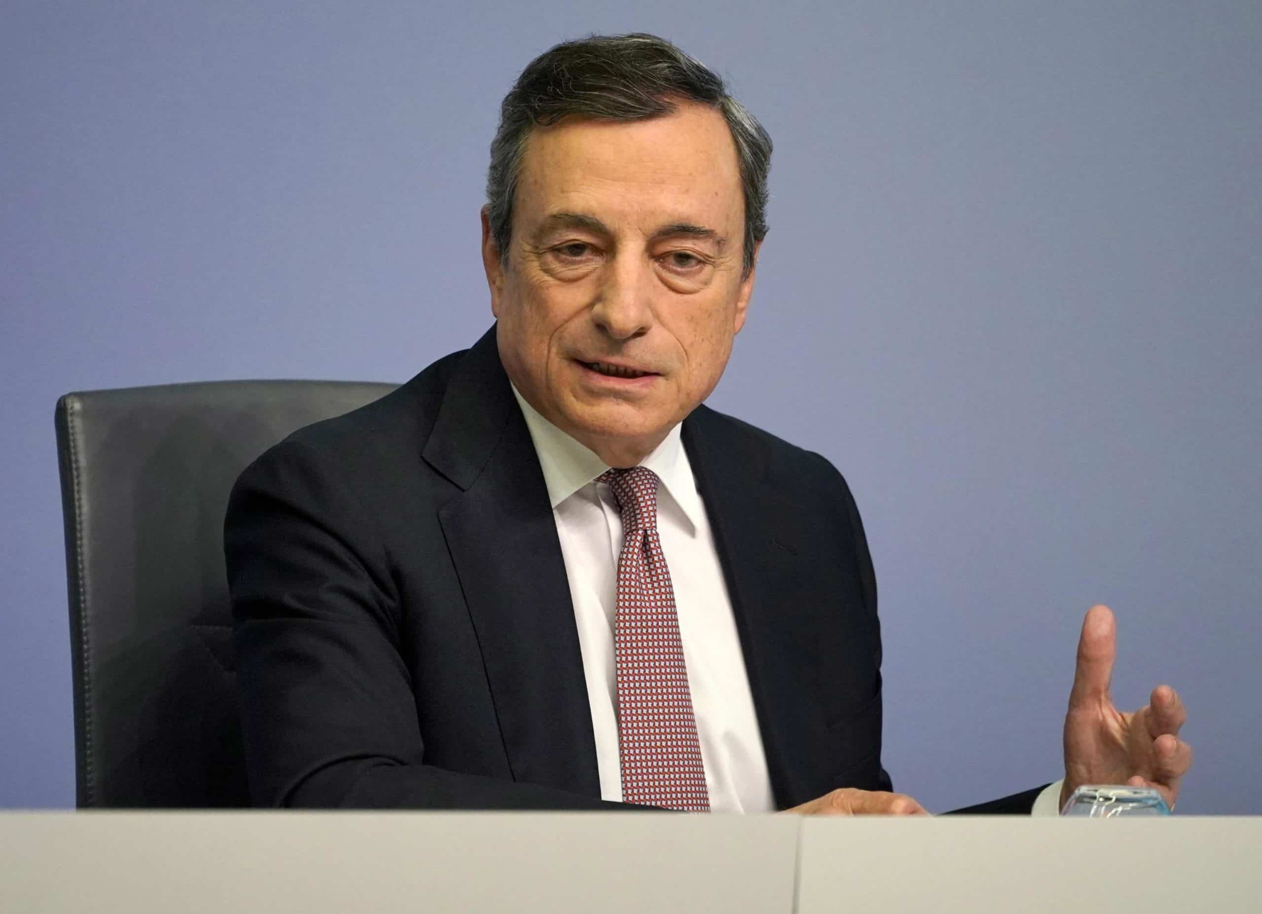 Coronavirus, Mario Draghi: ” Una tragedia di proporzioni bibliche, immettere subito liquidità nel sistema “