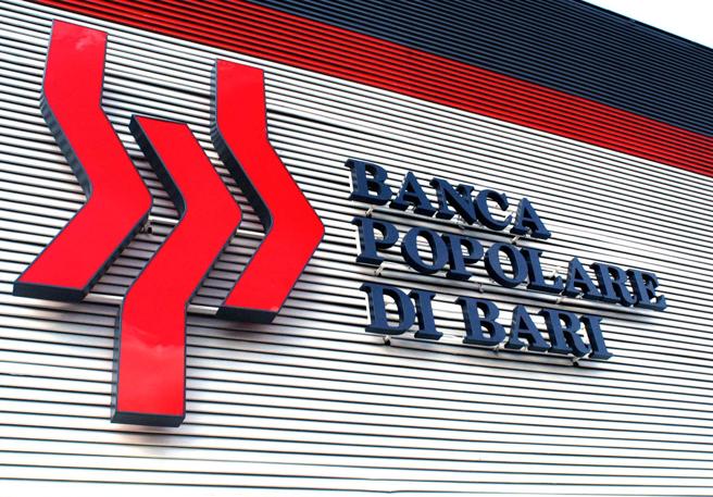 Covid-19 decreto liquidità, rabbia e caos tra i clienti della Banca Popolare di Bari, chiedono il prestito garantito dallo stato di 25mila euro ma l’istituto risponde che “non ha più soldi”