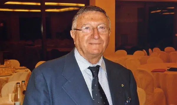 Coronavirus, Giulio Tarro: “ Sole e mare sono antivirali, bisogna stare all’aperto”