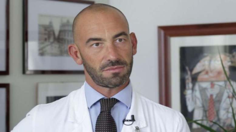 Coronavirus, Bassetti: “Il virus non è più aggressivo come all’inizio, sta perdendo forza”