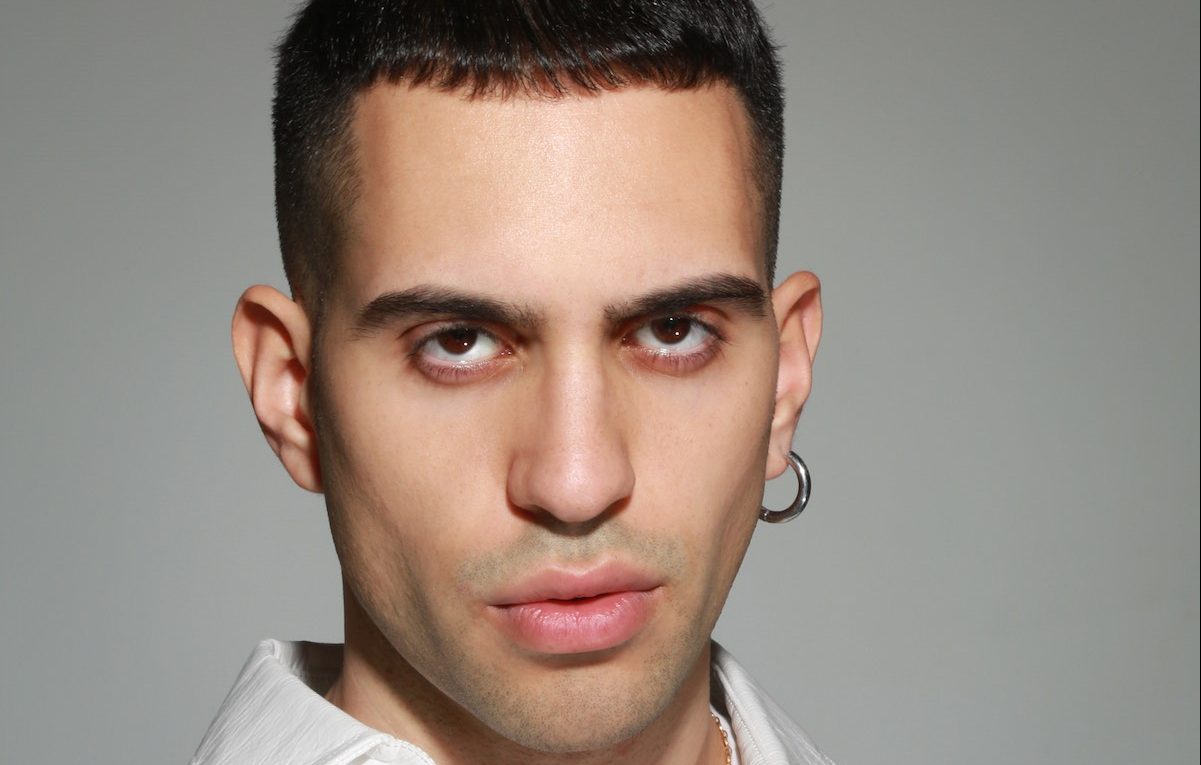 Mahmood, una fan urla “Saluti mia sorella al telefono”, la sua reazione lascia tutti a bocca aperta