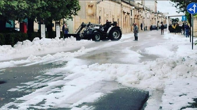 Maltempo in Puglia, tempesta di grandine e di pioggia si abbatte nel pomeriggio in una vasta zona -Foto