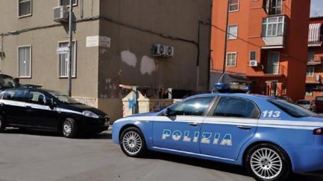 Puglia, ispettore di polizia rimprovera gruppo di ragazzi per gli schiamazzi e questi lo picchiano