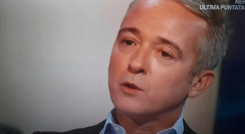 Pierluigi Diaco, a “Io e te” ospite Vladimir Luxuria, sullo schermo una foto che li ritrae insieme”, la reazione di Diaco contro la produzione del programma «Ma siete pazzi?»