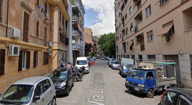 Assemblea di condominio finita in rissa, volano calci e pugni tra amministratore e condomino, poi uno dei due minaccia l’altro “Vado a prendere la pistola e ti sparo”