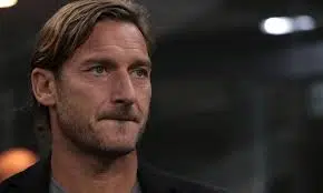 Totti perde il Rolex e scrive sui social: “Ho perso il mio orologio, se lo trovate vengo a prenderlo di persona”