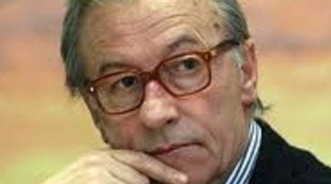 Vittorio Feltri nella bufera, fa un commento pungente sulla morte di Giampiero Galeazzi e il web lo massacra