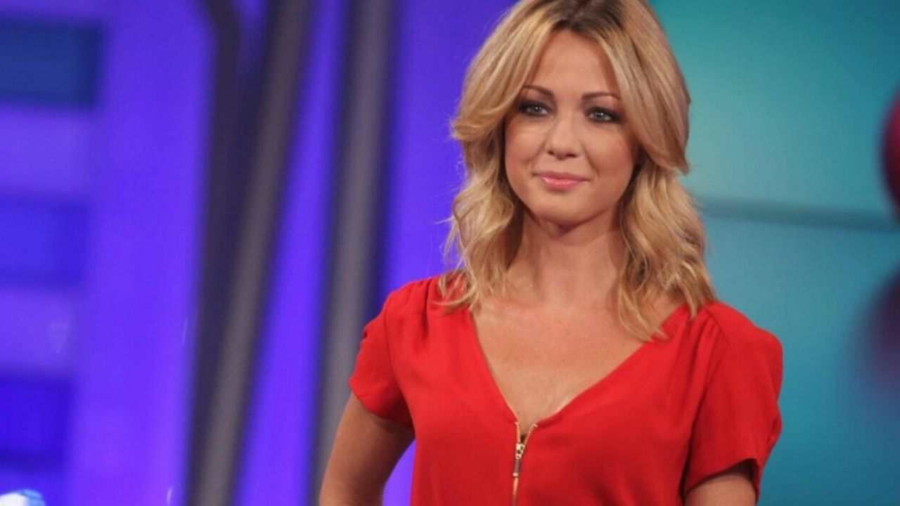 Georgia Luzi racconta perché non lavora più in televisione: “Il collega mi scagliò una sedia addosso, mi ribellai”