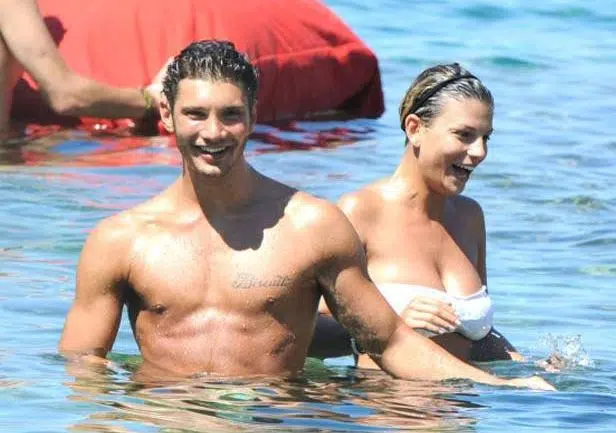 Emma e De Martino, scambio reciproco di cuori sui social sempre più fitto, i fans si chiedono cosa stia accadendo