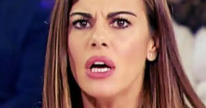 Bianca Guaccero a Detto Fatto, arriva in onda una telefonata da un suo ex che rivela una verità scomoda, grande imbarazzo in studio