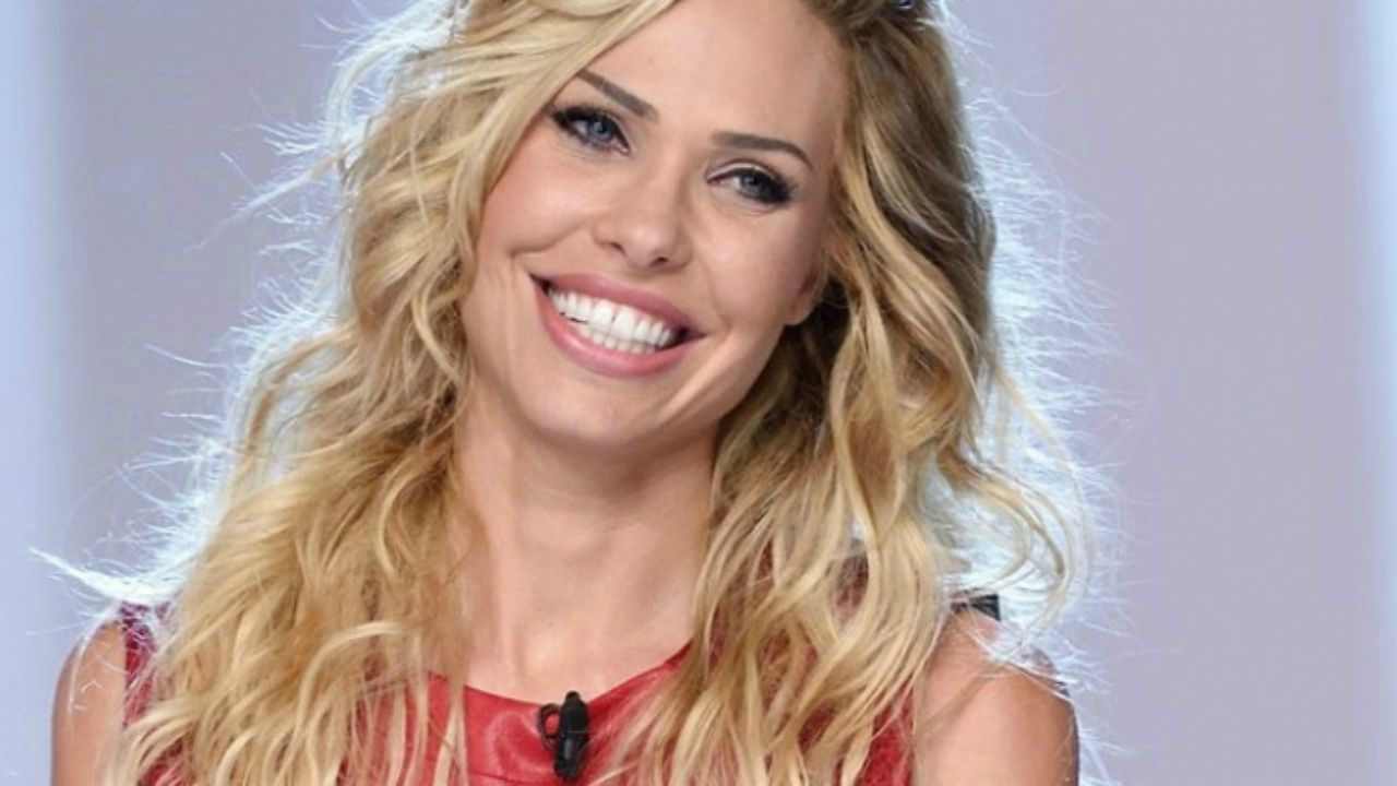 Ilary Blasi posta una foto e il web le si rivolta contro “Non mi sembra proprio il caso”