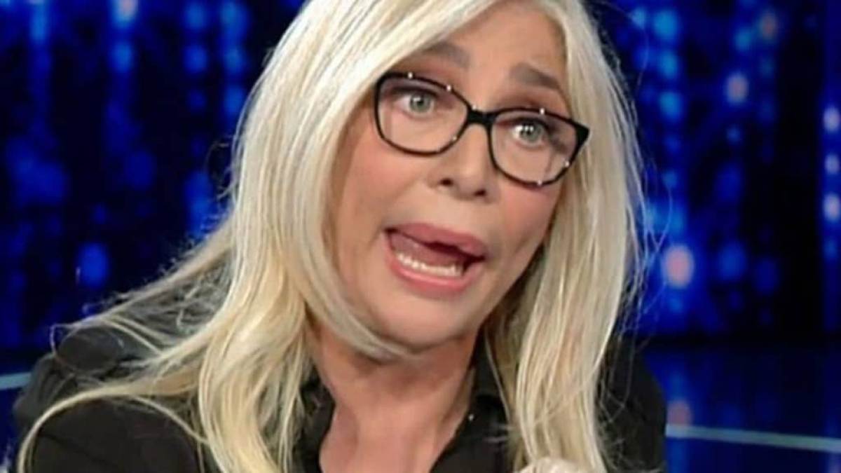 Mara Venier furiosa: “Questi alla lunga rompono … li trovo insopportabili … nella vita ci vuole buon senso …”