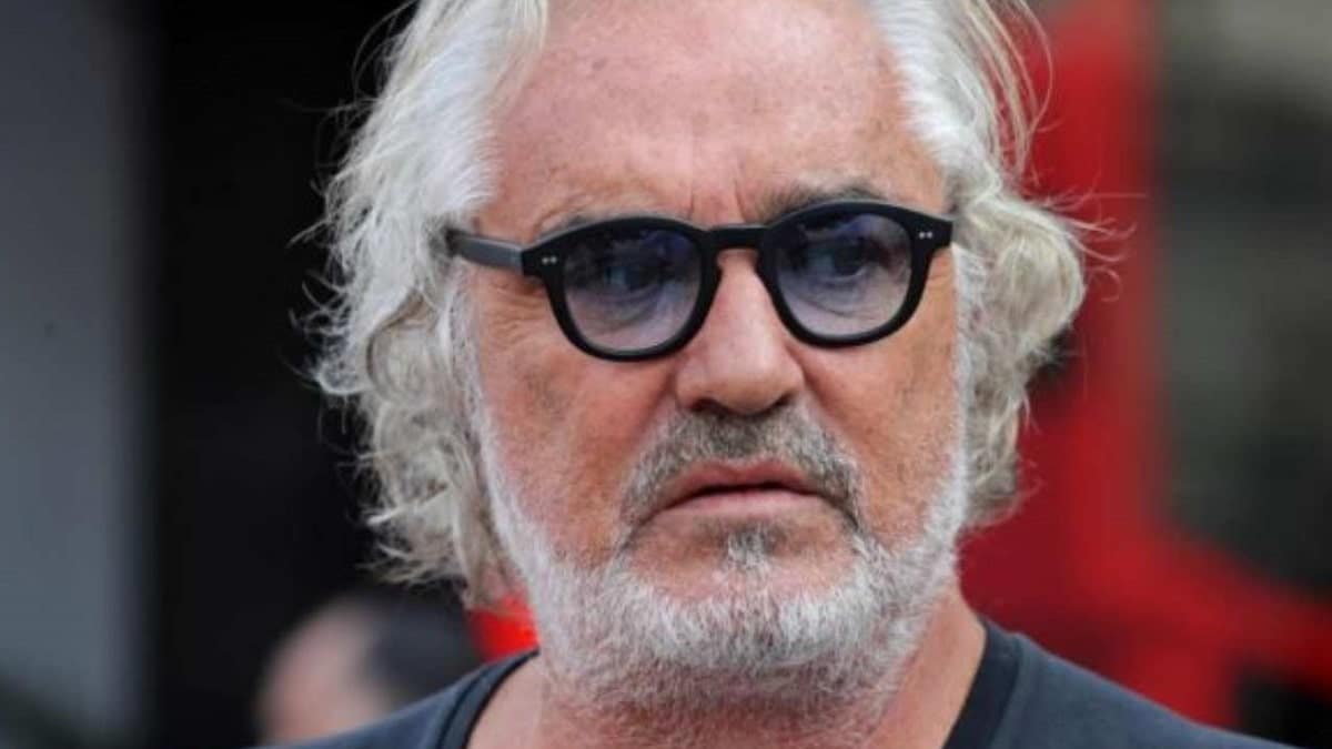 Briatore nella bufera, la pizza nel suo locale costa 65 euro e sui social si alza un polverone