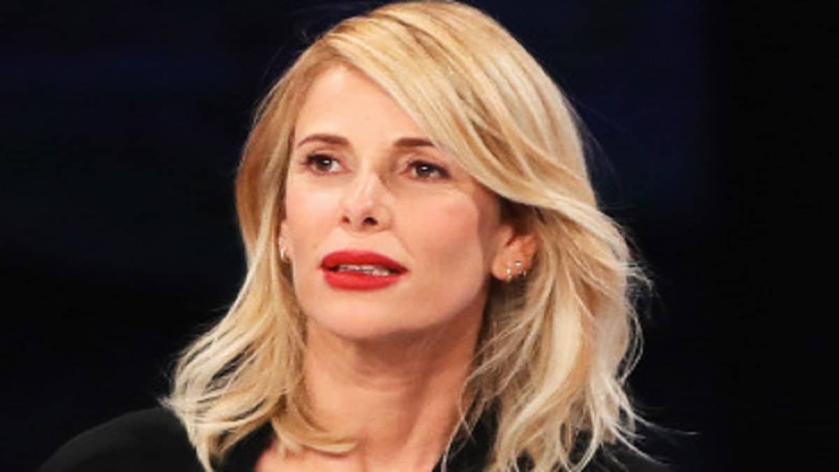 Alessia Marcuzzi nella bufera: “Non puoi dare consigli con tre mariti e figli da uomini diversi, non sei credibile”