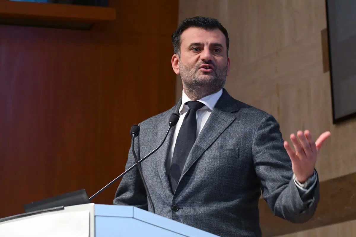 Decaro convoca d’urgenza il Comitato per l’Ordine e la sicurezza pubblica per valutare la possibile chiusura al pubblico di strade e piazze della città