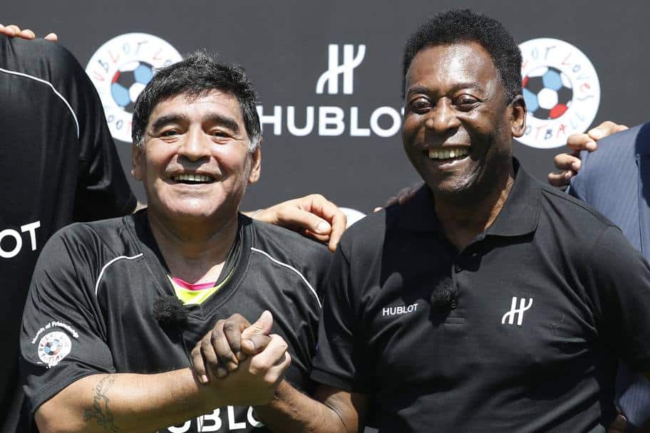 Il mondo del calcio piange Diego Armando Maradona, Pelè “Un giorno giocheremo a calcio insieme in cielo”