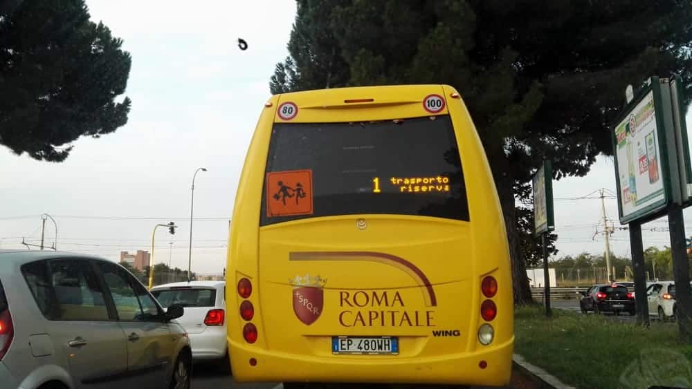 Roma, bimbo di tre anni dimenticato per quattro ore su uno scuolabus, il mezzo era stato parcheggiato in un deposito
